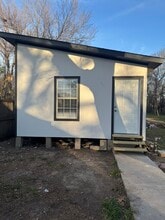 Building Photo - 140 N Acres Dr