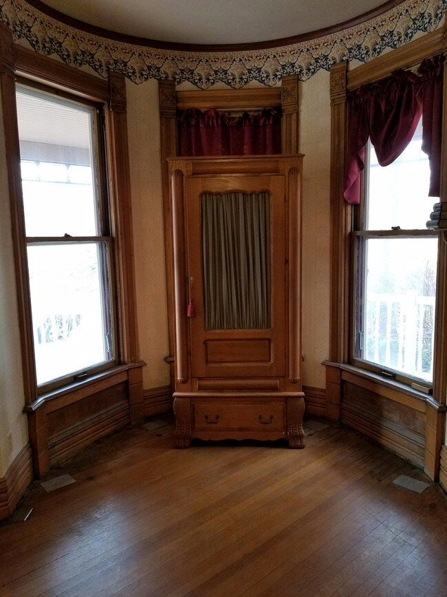 Foto del edificio - 116 S Taylor St