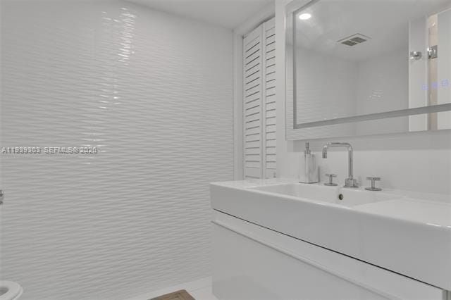 Foto del edificio - 5701 Collins Ave