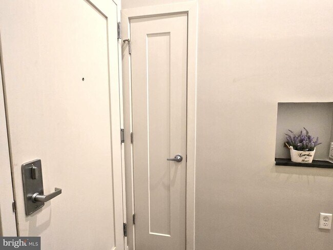 Foto del edificio - 1320 Fenwick Ln