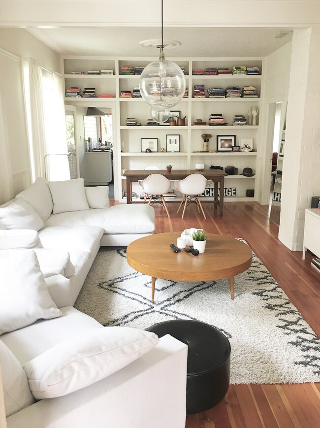 Foto del edificio - Remarkably Updated 3 bedroom 2 bath Home i...