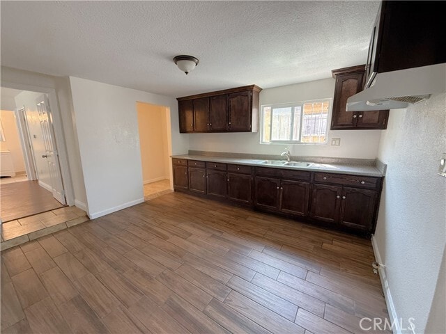 Building Photo - 1332 W 65th St