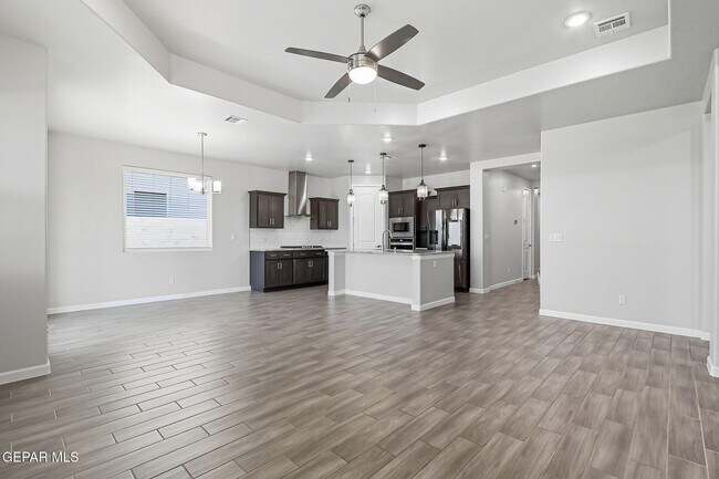 Building Photo - 533 Twilight Dr