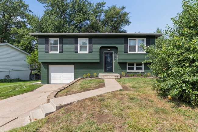 Building Photo - 7118 S 33rd St