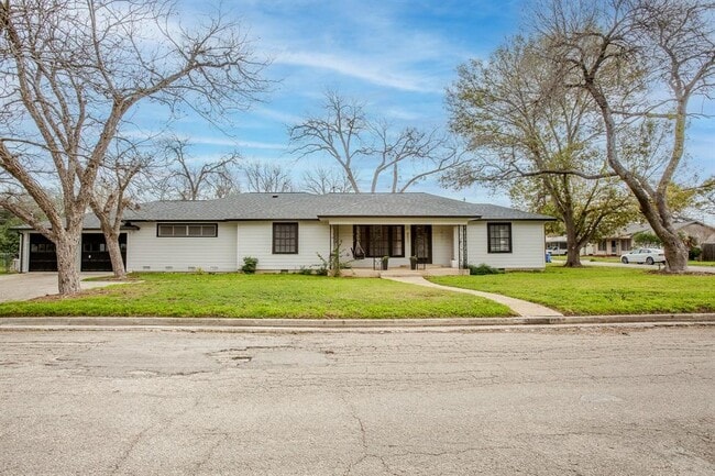 Building Photo - 803 Peach St