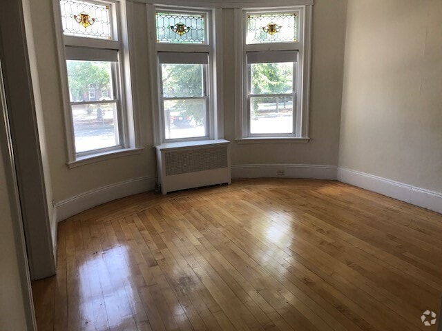 Building Photo - 1821 Beacon St
