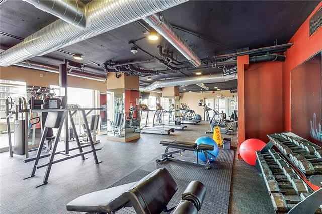 Gimnasio - 600 E 8th St