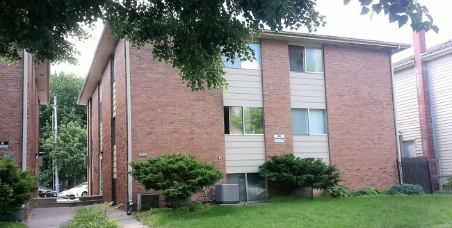 Building Photo - 1111 E St