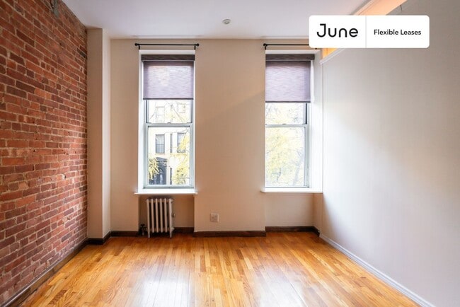 Building Photo - 349 W 46th