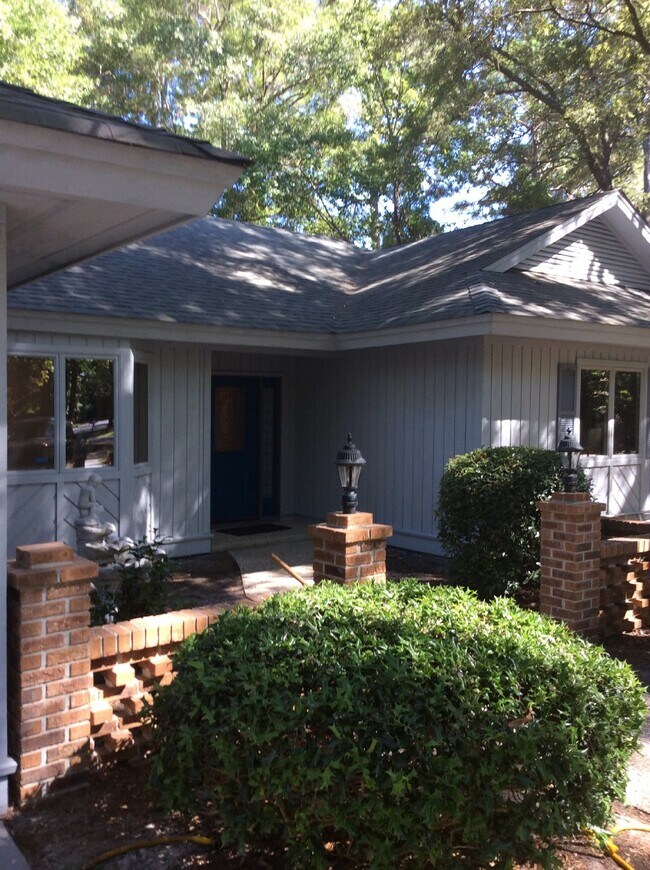 Foto del edificio - Hilton Head Plantation Ranch Style Home With Lagoon View!