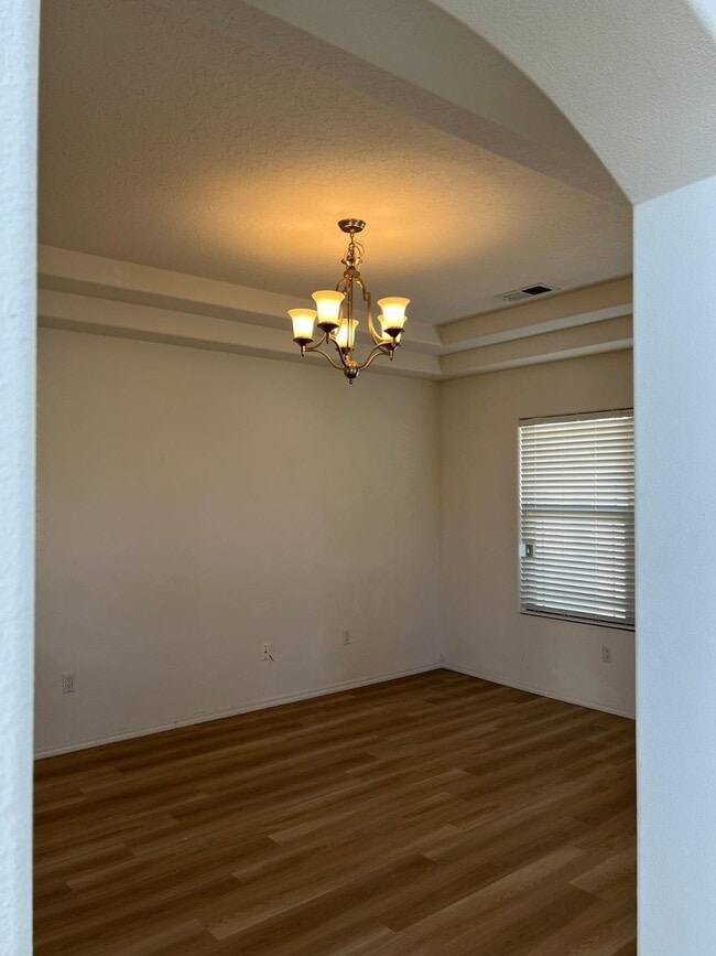 Building Photo - 828 Loma Pinon Loop
