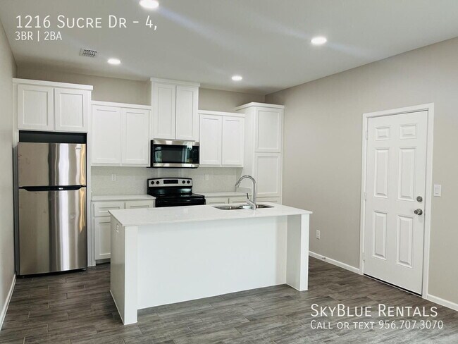 Building Photo - 1216 W Sucre Dr