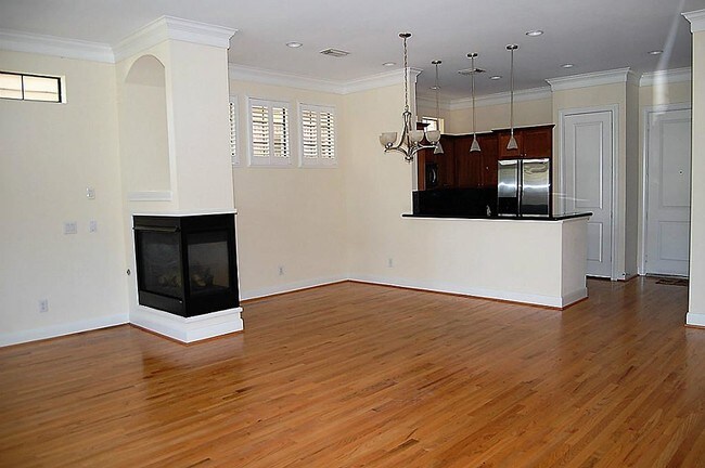 Building Photo - 32 Riva Row