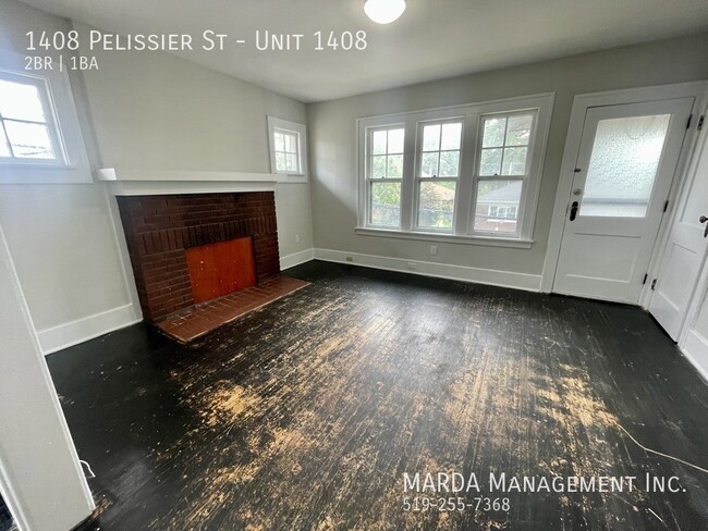 Building Photo - SPACIOUS 2 BEDROOM/1BATH UNIT IN WINDSOR +...