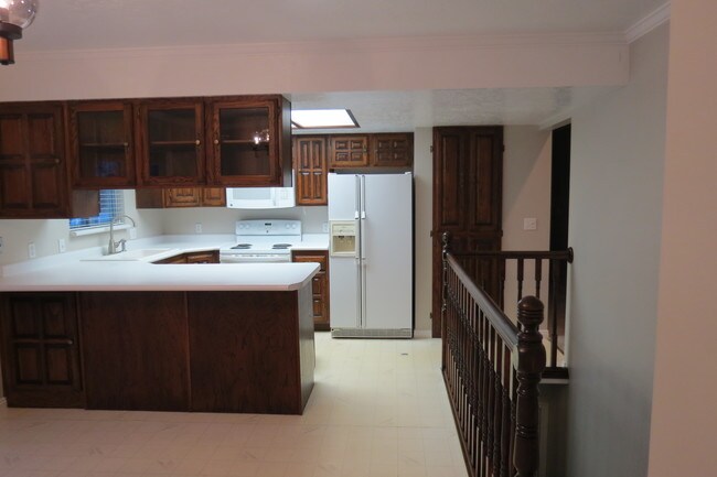 Kitchen - 111 E 900 S