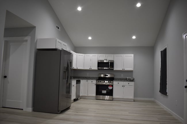 Building Photo - 1310 E Lauderdale St