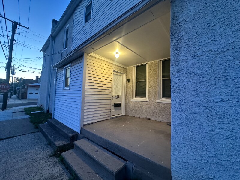 Foto principal - 402 E Vine St
