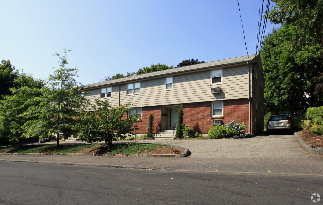 4347 N Emerson St, Wakefield, MA 01880 Apartments in Wakefield, MA