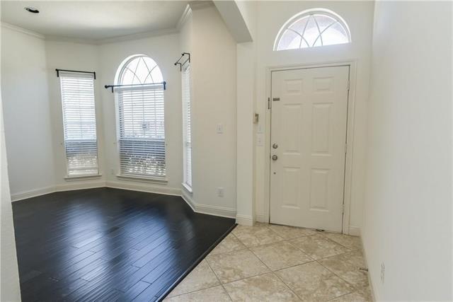Foto del edificio - 4812 Holly Berry Dr