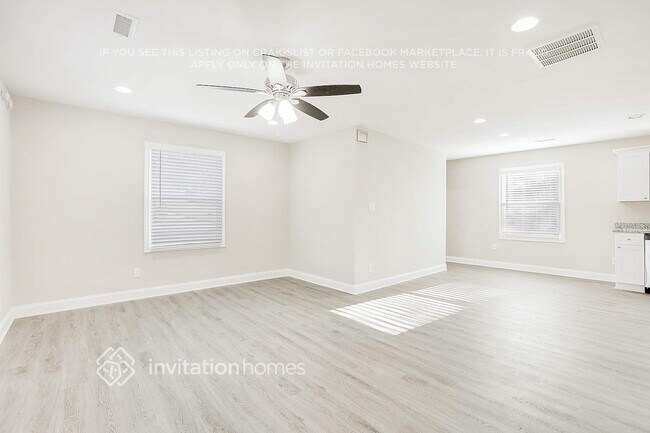 Foto del edificio - 3815 Clovis Ct NW