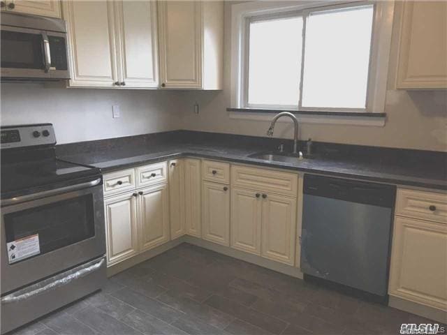 Building Photo - 26 W Pine St