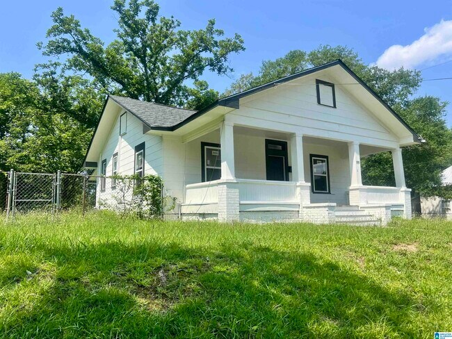 Building Photo - 300 66th St S