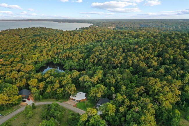 Building Photo - 70 N Pine Harbour Dr