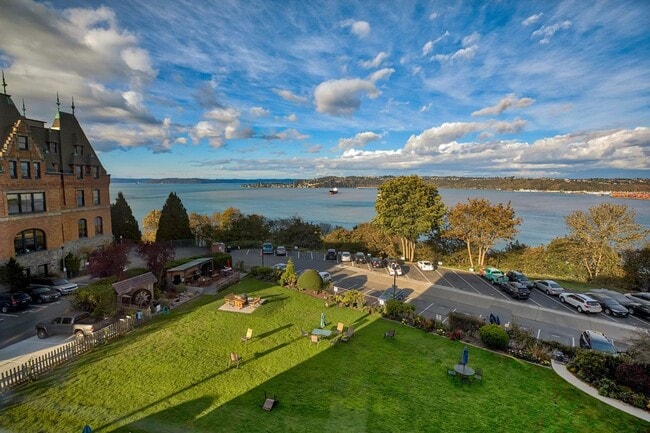 Building Photo - Bayside Gardens