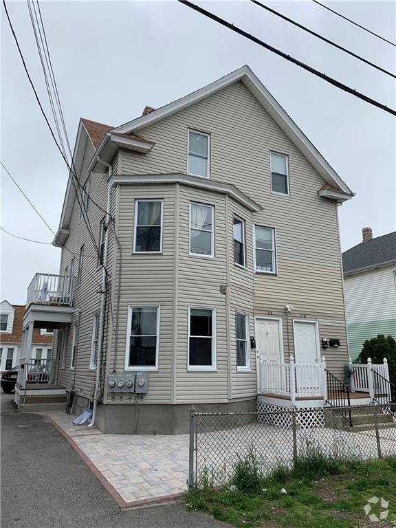 Darlington Apartments for Rent with Hardwood Floors Pawtucket, RI