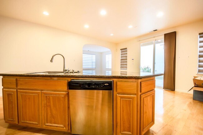Building Photo - 3323 Bastille Ct