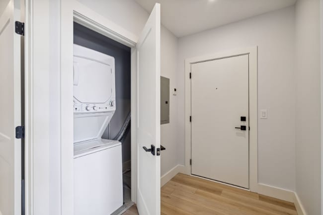 Building Photo - 3439 Lancaster Ave