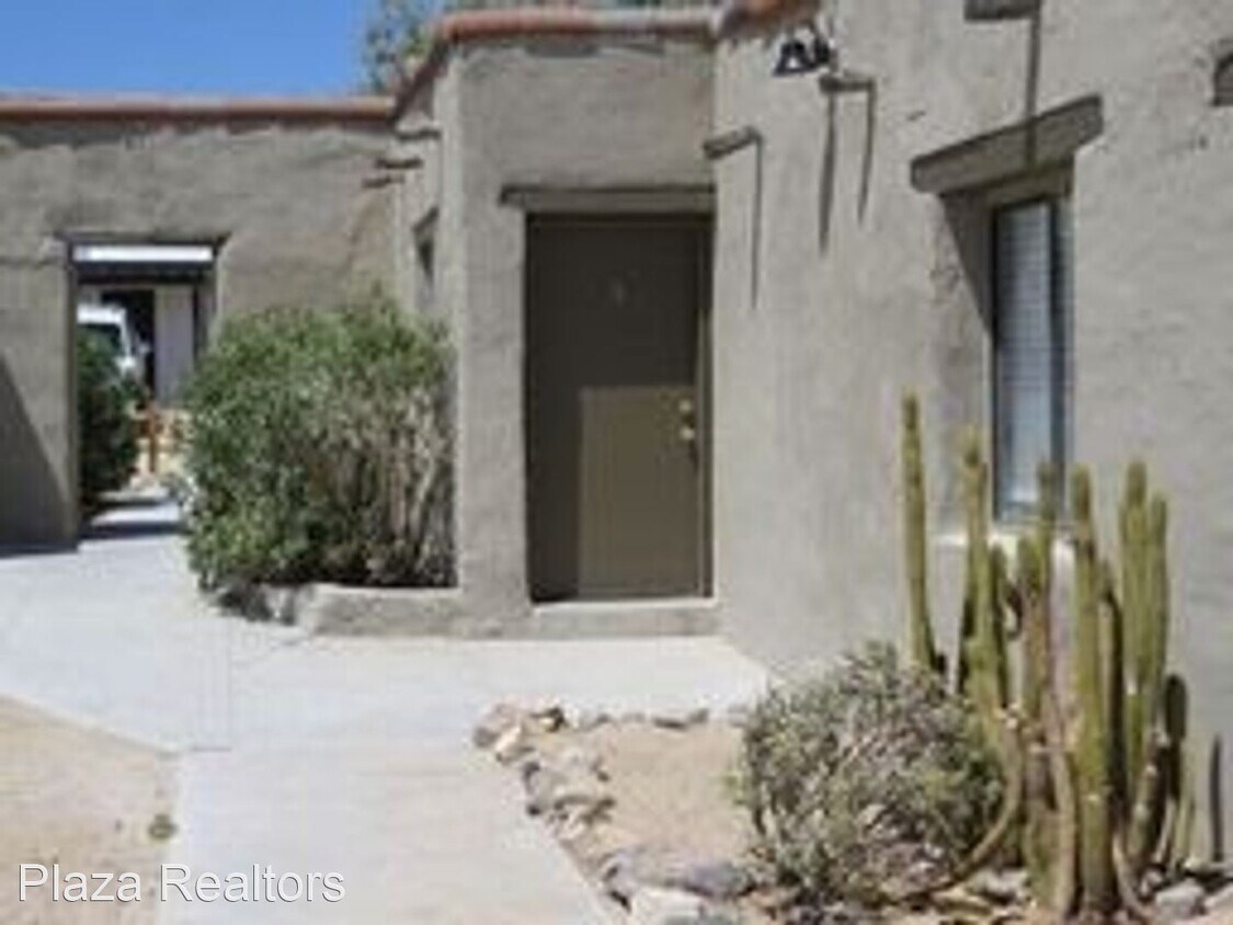 Primary Photo - 73151 Adobe Cir