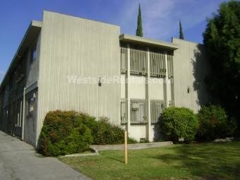 Building Photo - 10937 Bloomfield St