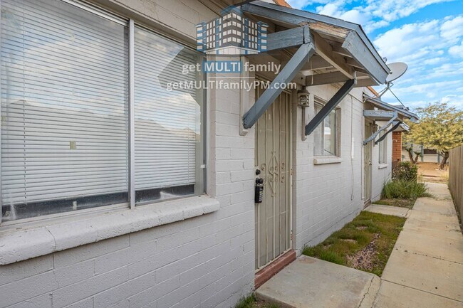 Foto del edificio - 1111 E Butler Dr