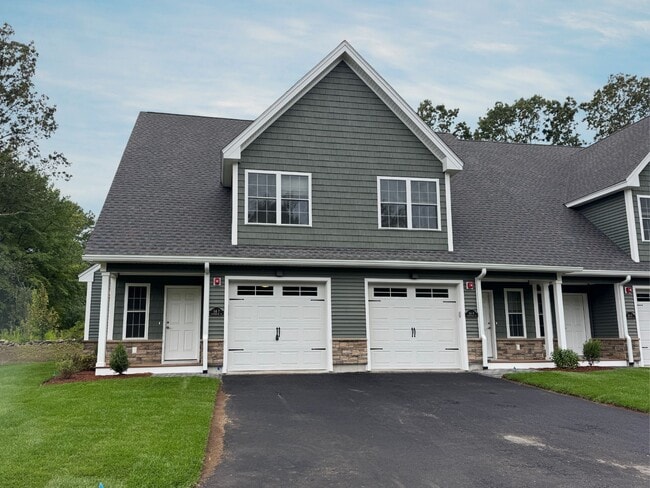 Building Photo - The Residences of Skye