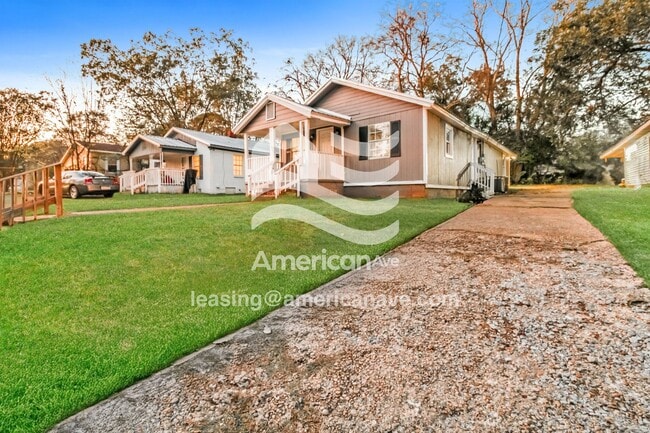 Building Photo - 2824 22nd St