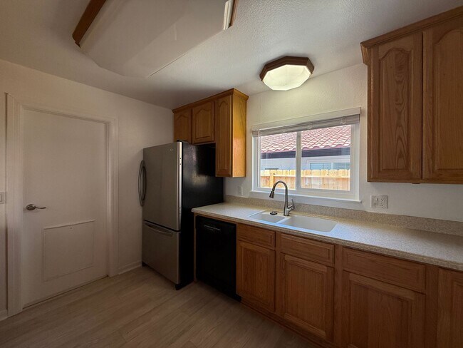 Building Photo - 3B/2BA Home in Rancho Peñasquitos Availabl...
