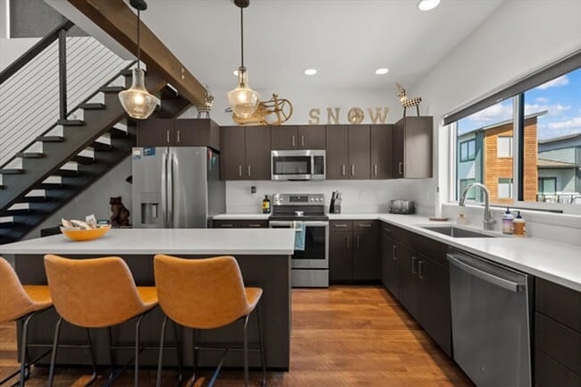 Foto del edificio - 258 Blackberry Loop