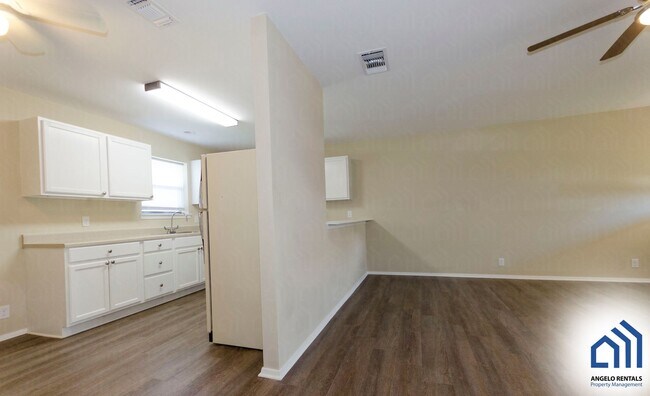 Foto del edificio - CUTE 2 Bedroom 1 Bath in Grape Creek!