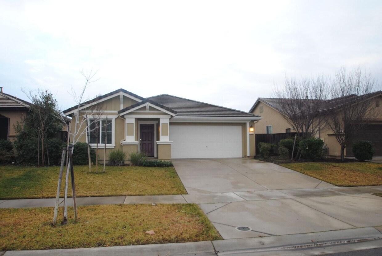 1246 Kensington Dr House Rental in Plumas Lake, CA