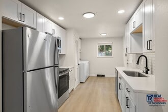 Building Photo - Beautifully Remodeled Duplex in Great Fort Collins Location!