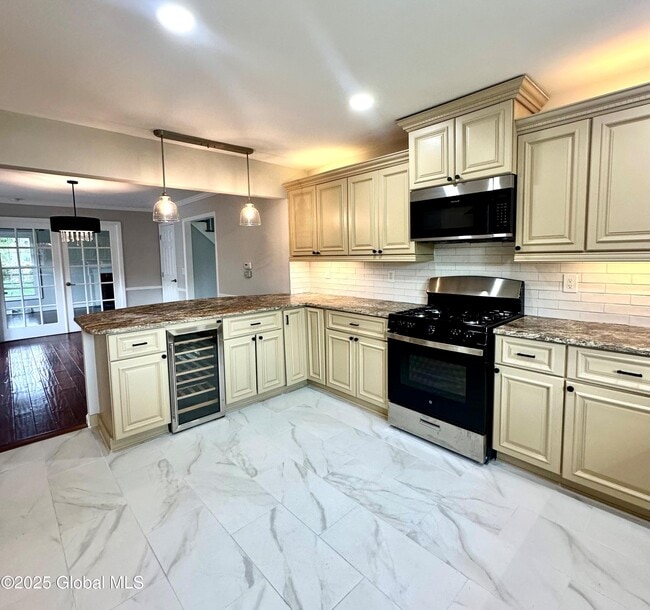 Building Photo - 7 Fenway Ct