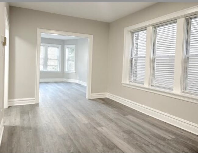 Foto del edificio - 2939 N Fairfield Ave