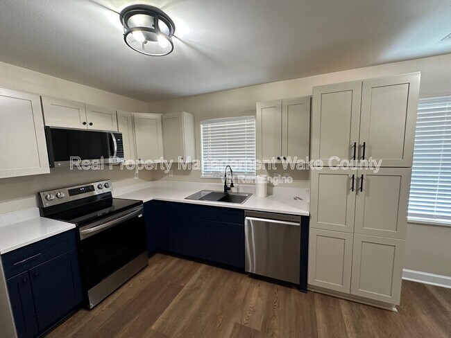 Building Photo - 741 Lunar Dr