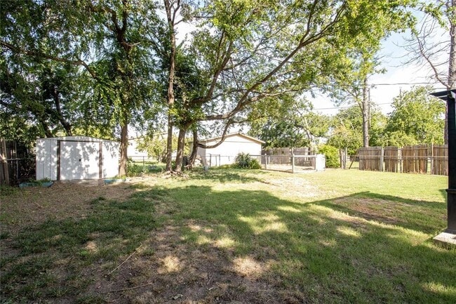 Foto del edificio - 105 Woods Ave