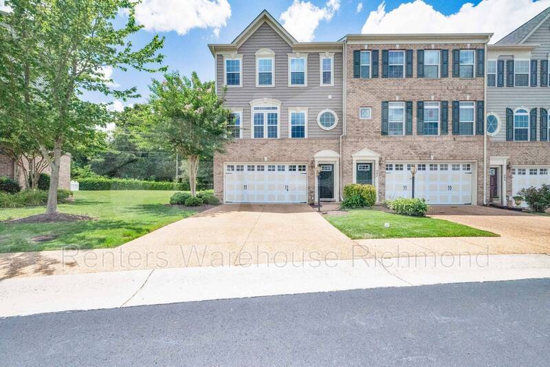 Primary Photo - 300 Siena Ln