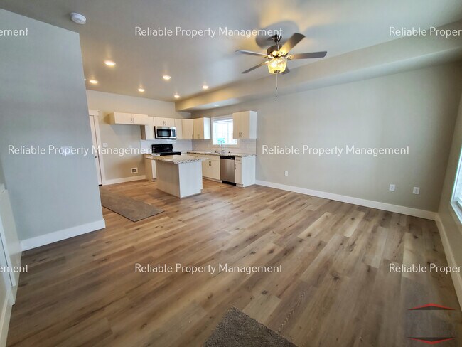 Foto del edificio - 359 N 3rd W