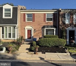 Building Photo - 1013 N Vail St