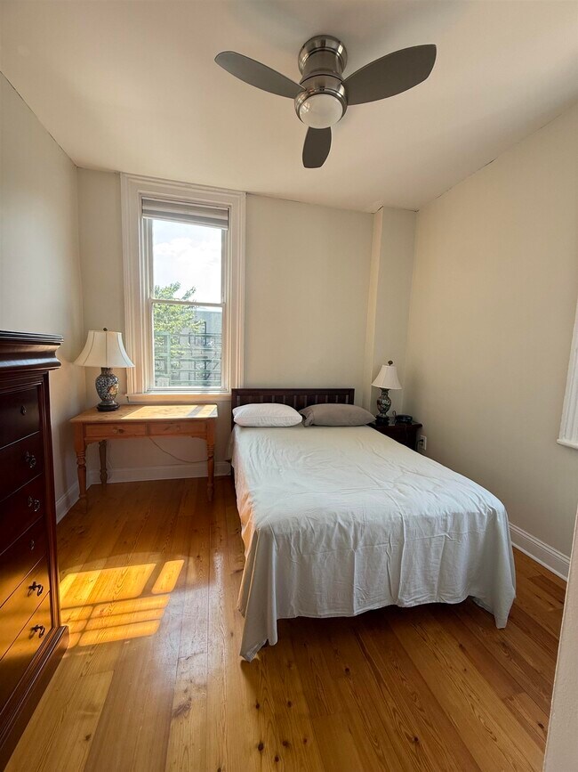 Foto del edificio - 913-915-915 Willow Ave