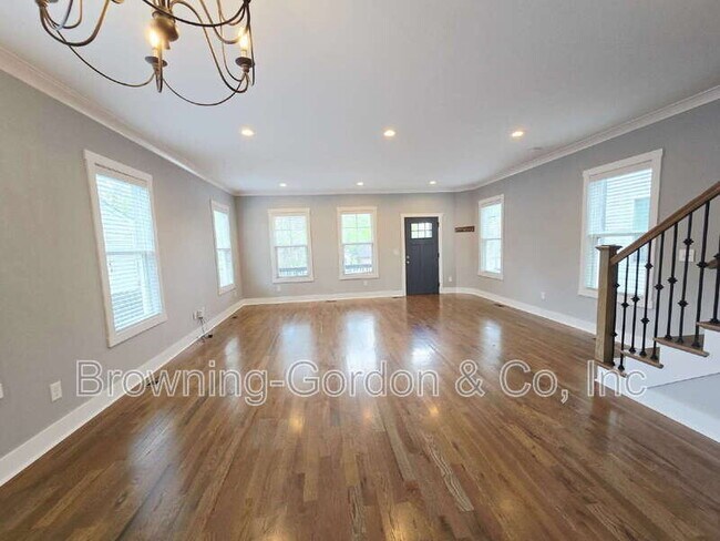 Foto del edificio - 668A James Ave